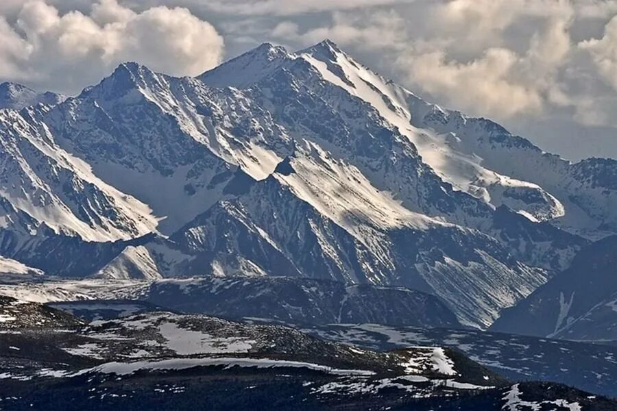 Горы саяны высота над уровнем моря. Саяны Мунку Сардык. Гора Мунку Сардык. Мунку Сардык вершина. Саяны гора Мунку-Сардык.