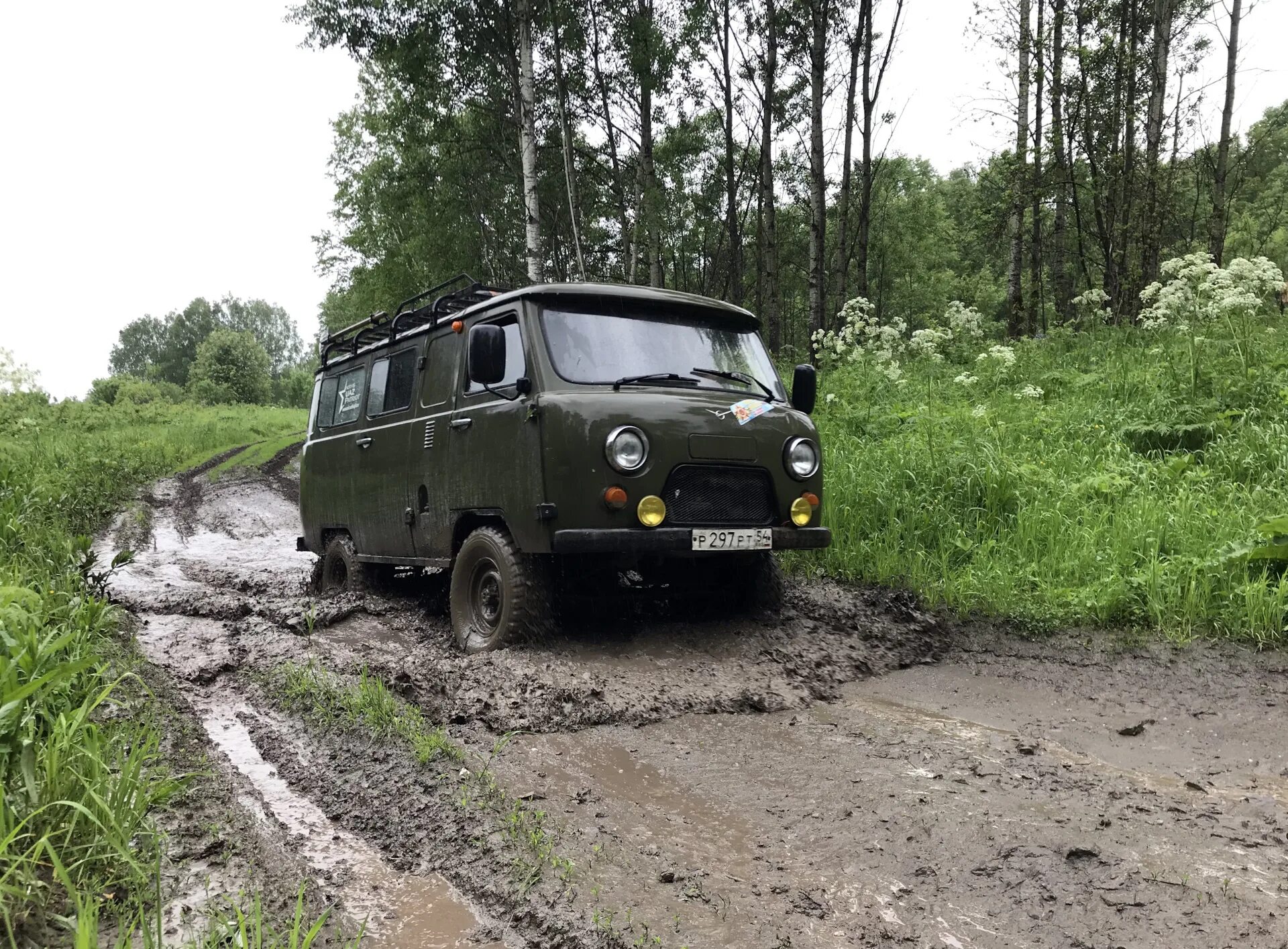 Уаз буханка в поле. Уаз буханка в поле. Уаз буханка 3909. Уаз на поле эстетика. Уаз 462 буханка.