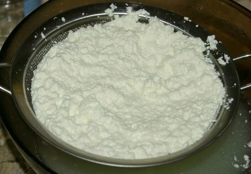 Приготовление домашнего творога. Приготовление творога. Приготовление творога. Домашний творог из молока. Кастрюля для творога.