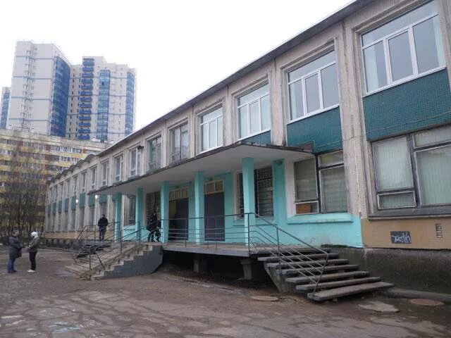 43 школа санкт. Шлиссельбургский проспект школа 348. 43 школа санкт. Курляндская 43 шк 288. Школа 237 спб.