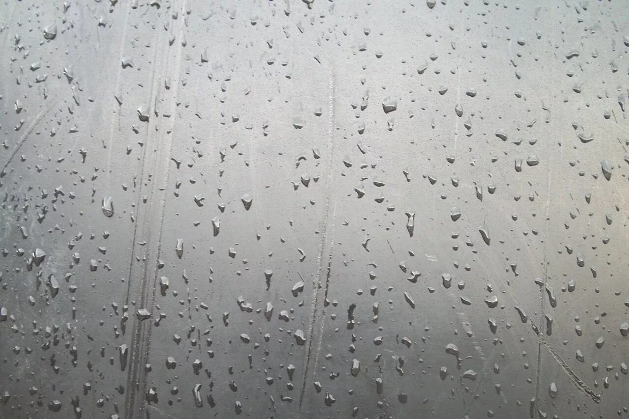Запотевшее стекло дождь. Капли на стекле. Запотевшее стекло. Текстура мокрого стекла. Стекло с эффектом дождя.