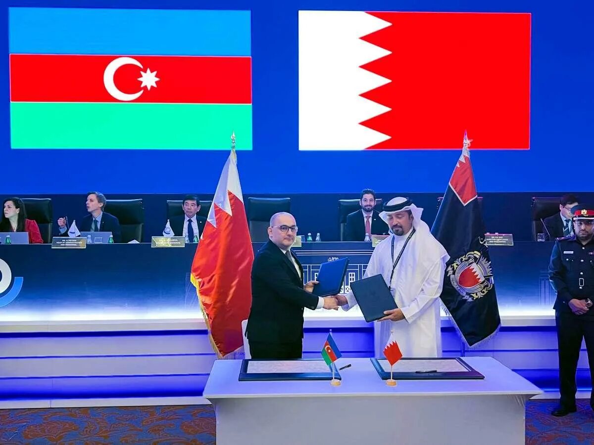 Азербайджан бахрейн. Азербайджанский футболист. Азербайджанский футболист. Руфат дадашов. Турция азербайджан грузия таможенное сотрудничество.
