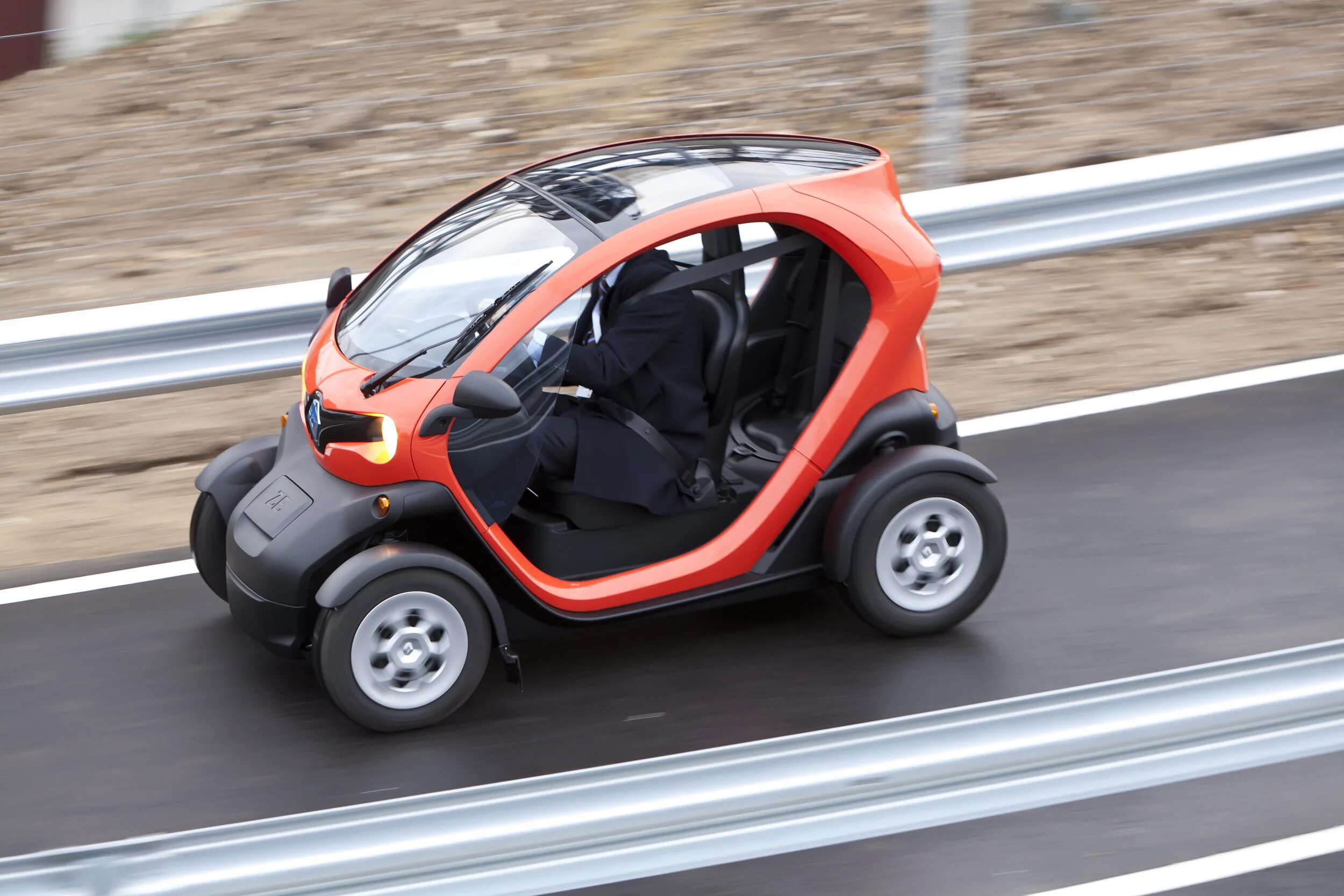 Маленькие машинки бесплатные. Электромобиль Рено Твизи. Электрокар Renault Twizy. Рено Твизи 2012. Электрокар 2020 Рено Твизи.