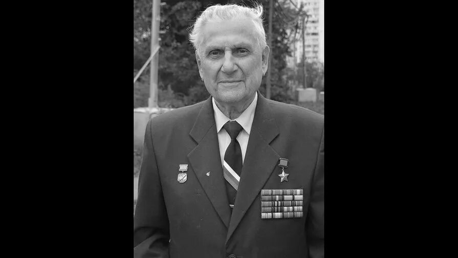 Роман таскаев герой забайкалья. Российский летчик испытатель герой советского. Пугачёв лётчик испытатель. Летчик кондауров владимир николаевич. Лётчиком-испытателем иваном иващенко.