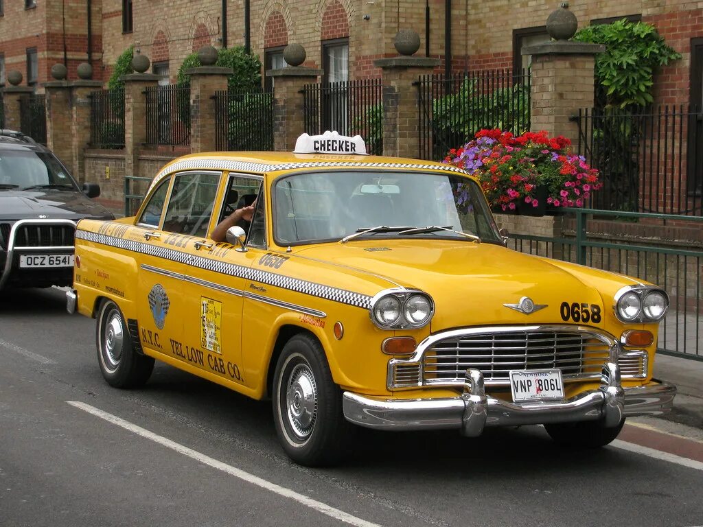Лондонский КЭБ 1950. Йеллоу КЭБ. Ford 1950 Yellow Cab Taxi. Американское такси. Такси дом 4