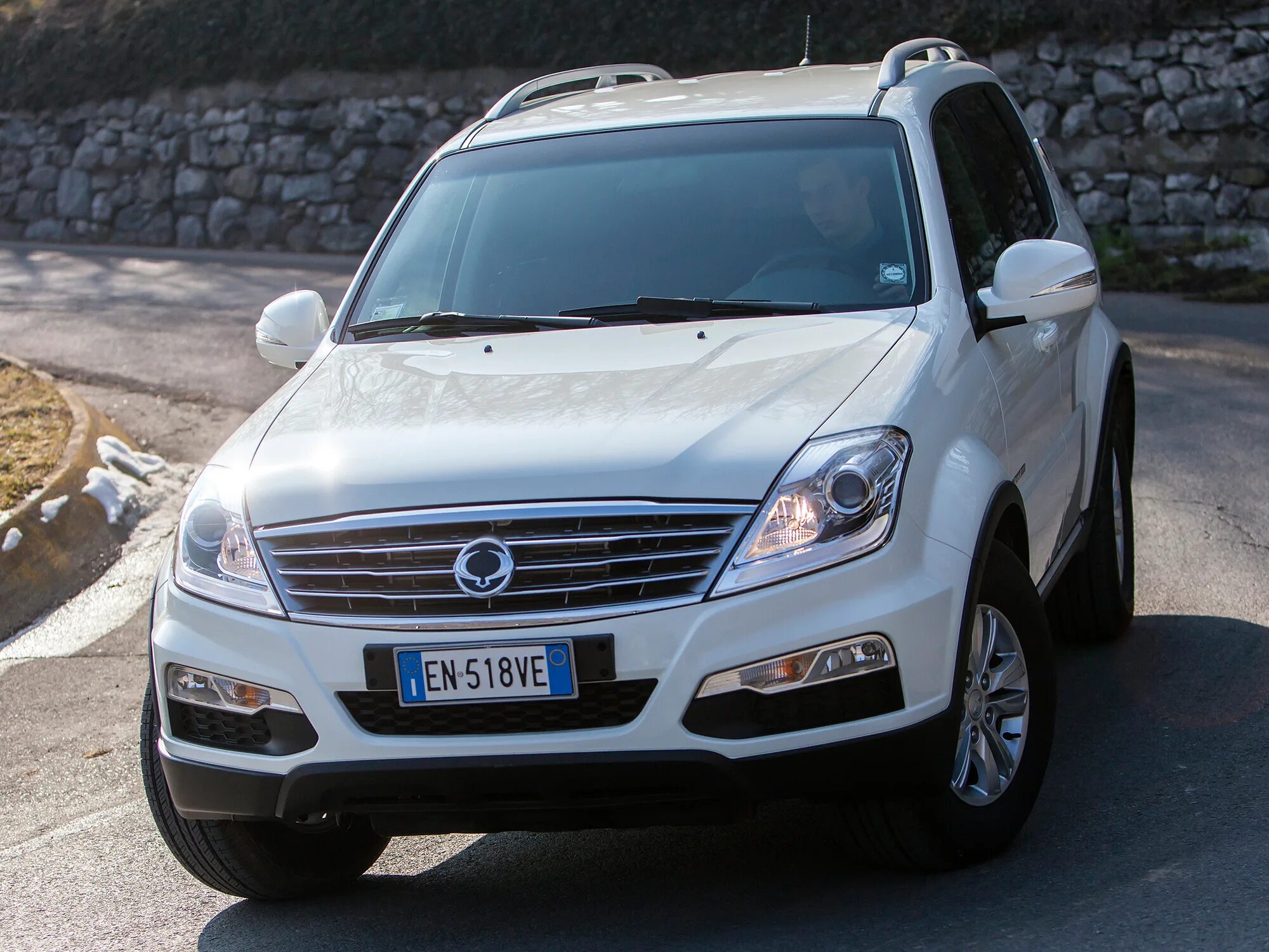 Саньенг рекстон поколение. ССАНГЙОНГ Рекстон. SSANGYONG Rexton w. SSANGYONG Rexton 3 поколение. Саньенг Рекстон 2012.