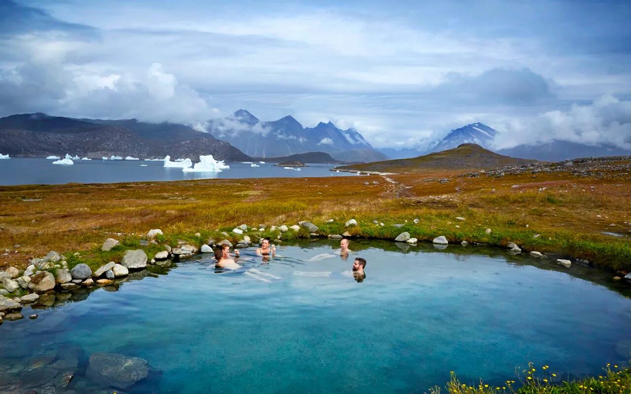Гренландия термальные источники. Горячие источники Унартока Гренландия. Гренландия гейзеры. Исландия термальные источники.