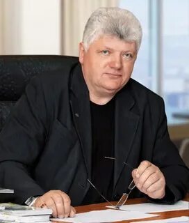 Стройтрест директор