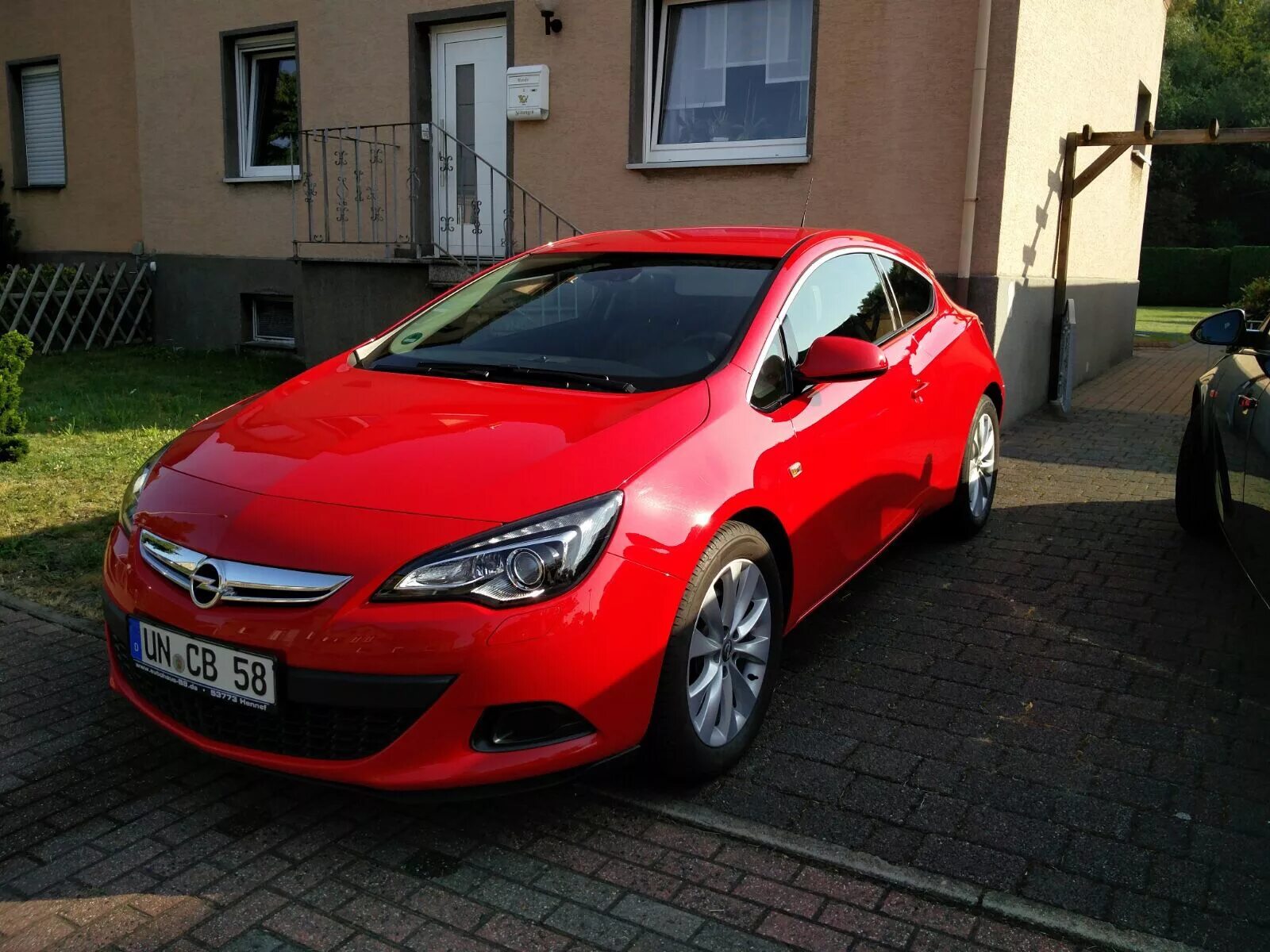 Opel p j. Opel Astra j 2012. Opel Astra 2012. Opel Astra j GTC 2012. Opel Astra GTC 2012 красная.