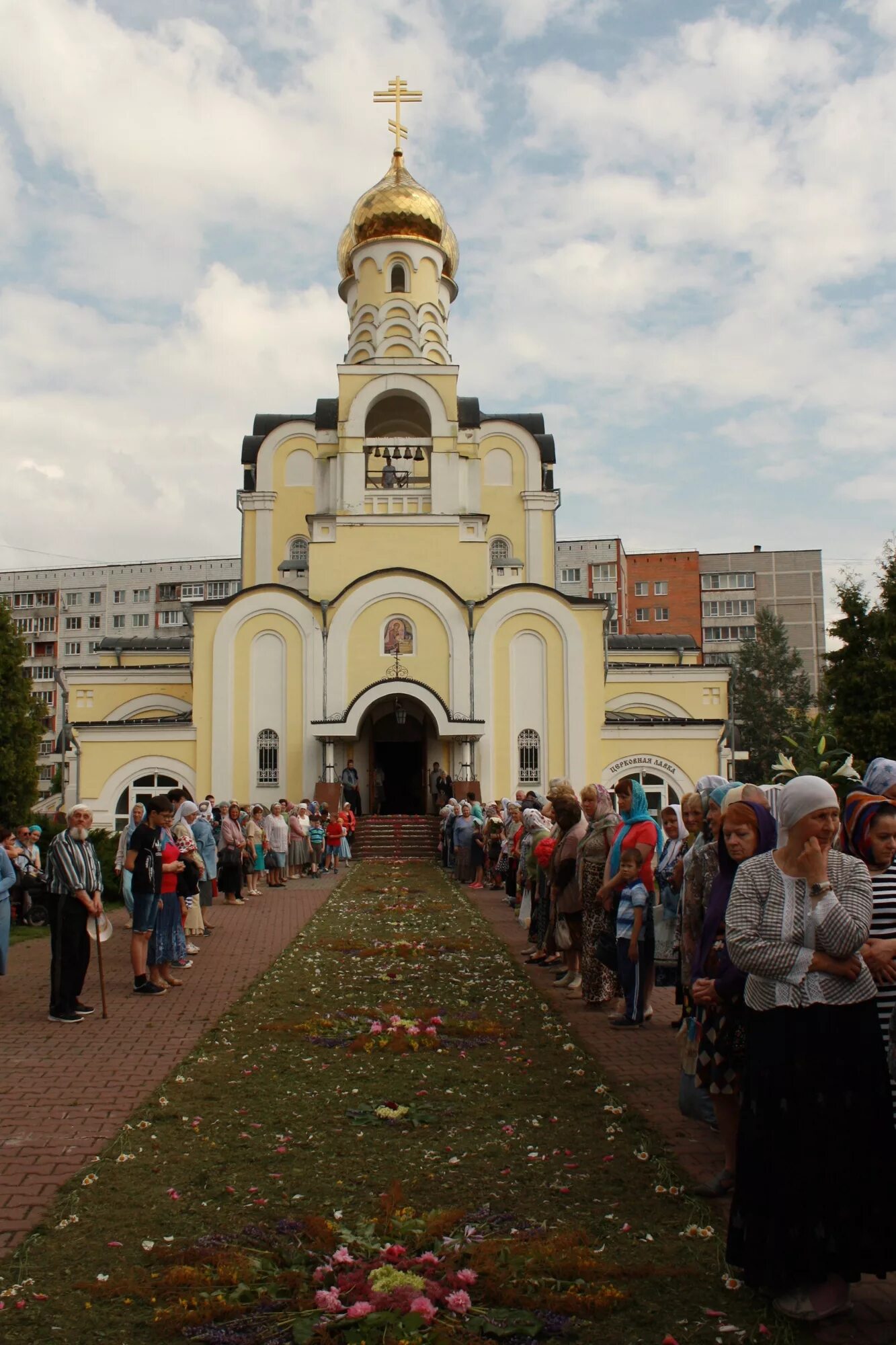 Аксеновская церковь обнинск. Церковь рождества христова обнинск. Церковь рождества христова обнинск. Церковь любово обнинск. Храм рождества христова в обнинске.