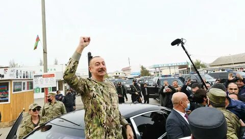 Азе аз политика