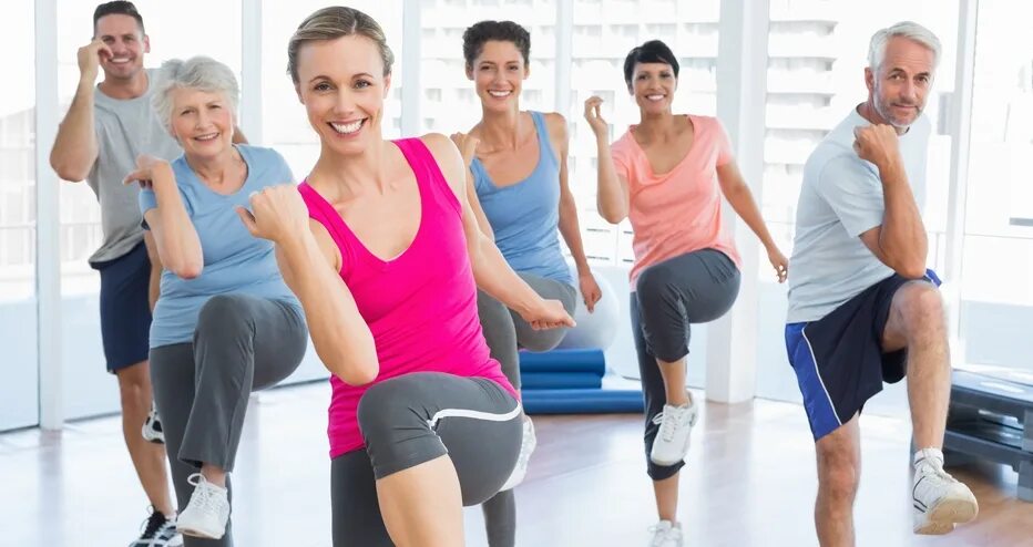 Small training. Функциональный тренинг в зале. Small training. Тренер в спортзале. Circuit в спорте.