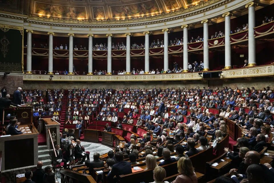 Парламент во франции название. Национальное собрание франции 1946. национальная ассамблея франции. заседание парламента франции. сенатор национального собрания франции валери буайе.