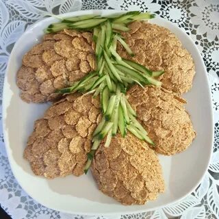 Салат шишки с кукурузными хлопьями