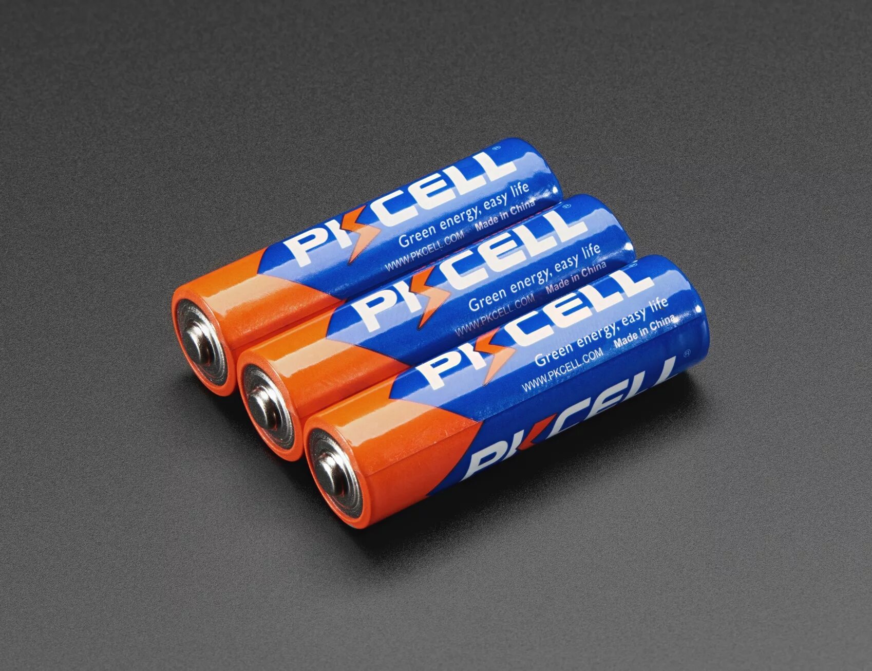 Aa battery. Lr6 АА. АА Alkaline lr6. Lr6 батарейка. Lr932 батарейка.