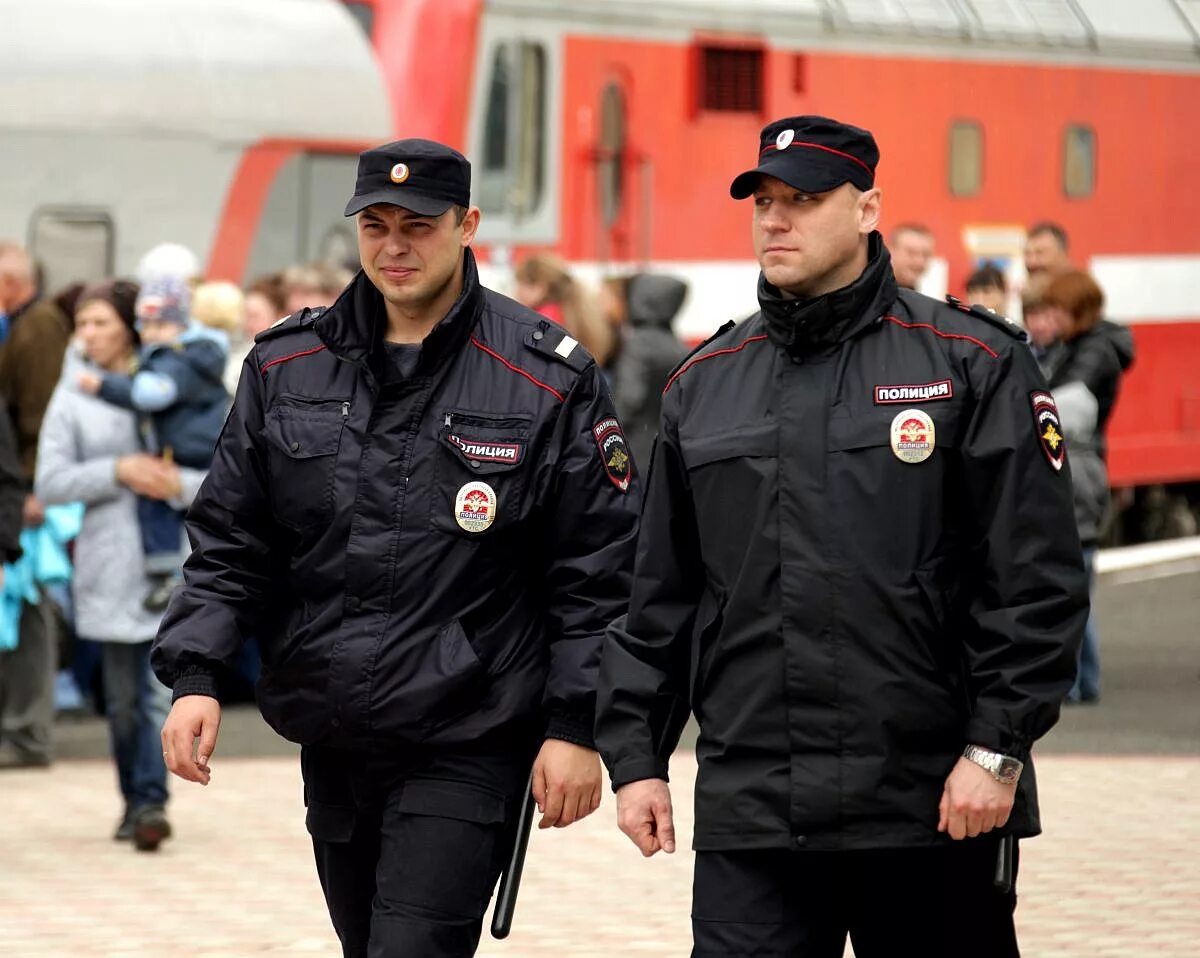 Действия наряда полиции. Наряд полиции. Наряд сопровождения полиции. Наряд ППС милиция. Летняя форма полиции.