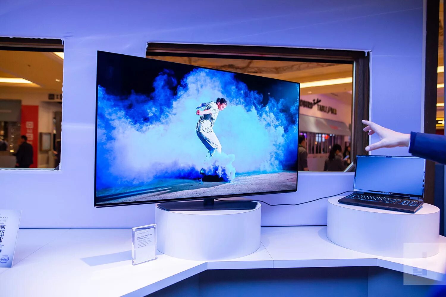Oled. Олед монитор. oled monitor 25ч25. органический светодиод монитор. первый олед дисплей.
