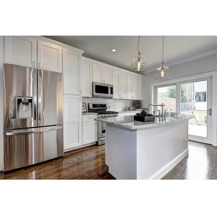 отдельностоящий холодильник в интерьере. холодильник в скандинавском стиле. кухня с белым холодильником фото. белая глянцевая кухня с темной столешницей. Fk321.