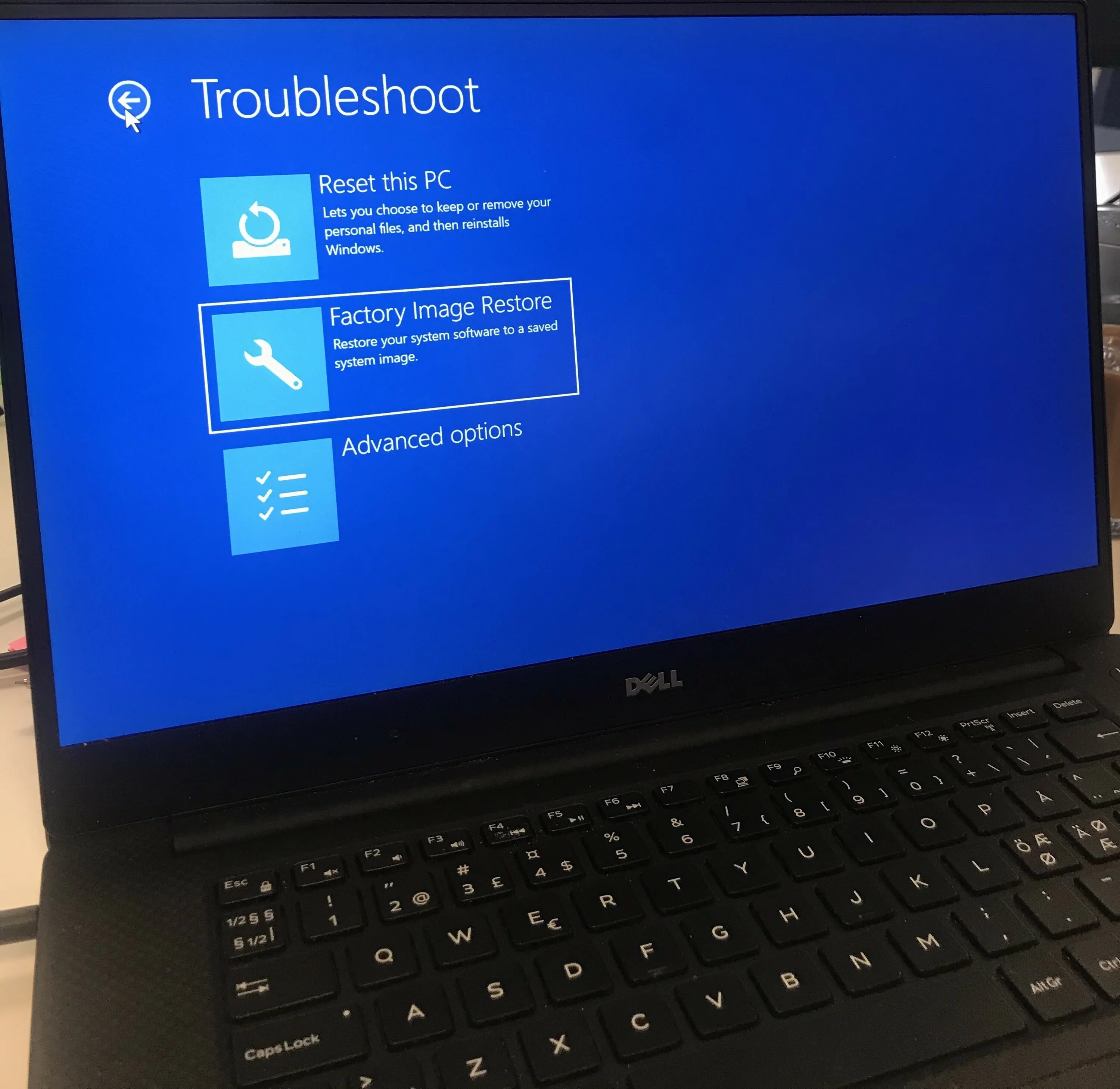 Моноблок 23. Планшет dell venue 8 pro 64gb lte. Dell latitude e5550. Ноутбук делл элементы управления. Нетбук windows i7.