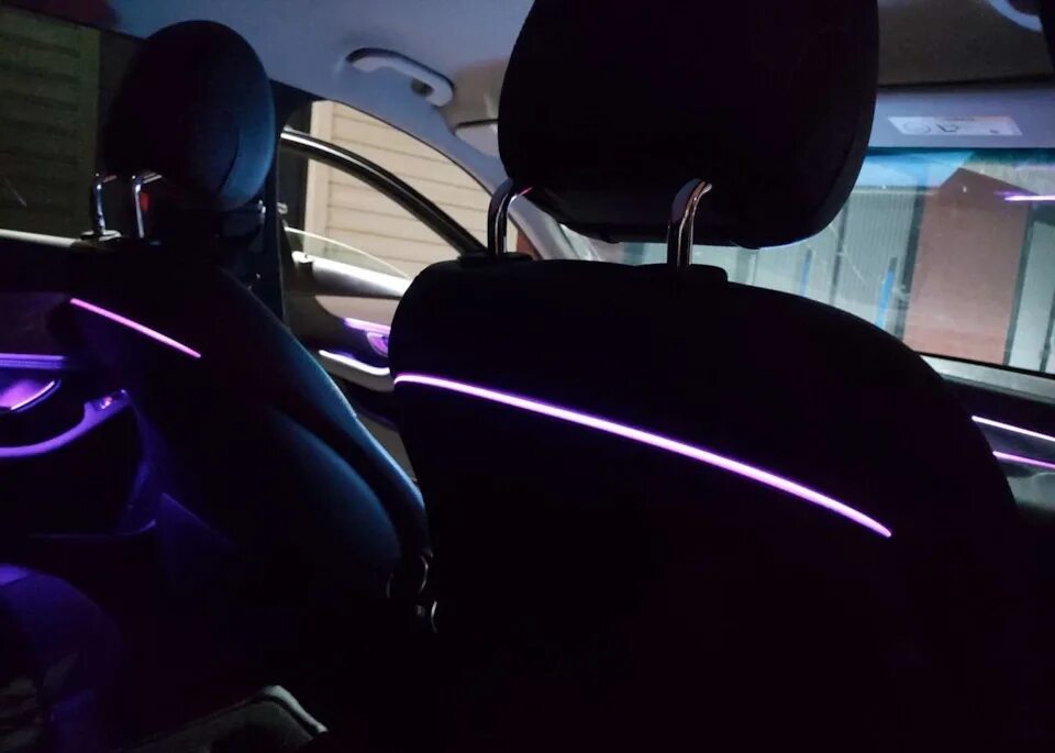 Марк 2 110 подсветка салона. Подсветка в салон автомобиля от прикуривателя. Подсветка салона w213 ambilight. Светодиодная лента в салоне 2110 сзади. Galant 8 подсветка салона.
