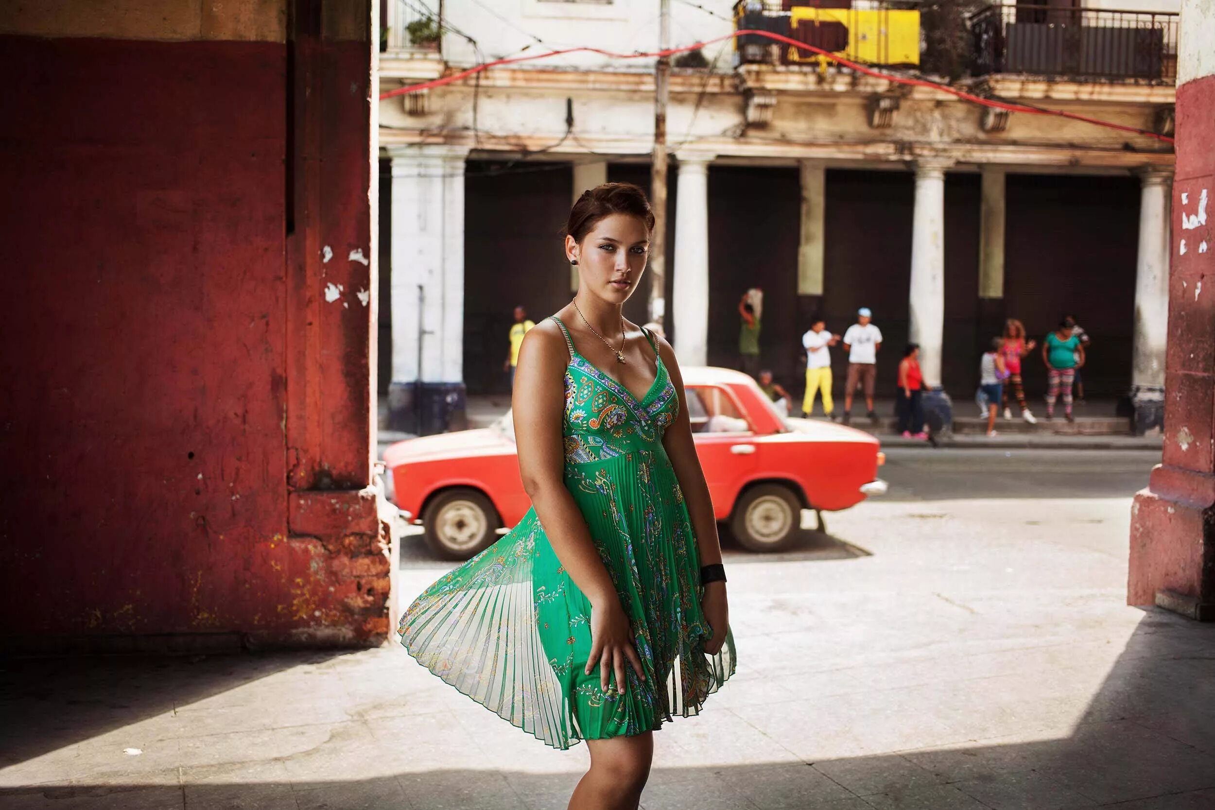 Атлас красоты Микаэла норок. Кубинки в Гаване. Куба креолки. Михаэла норок атлас красоты Бразилия.