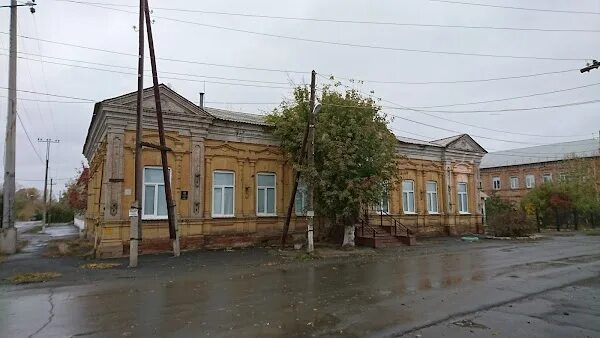 Ул толстого больница. Орск улица Энгельса 29. Орск Братская УРАНМЕД. Кожвендиспансер Орск. Ул Толстого.