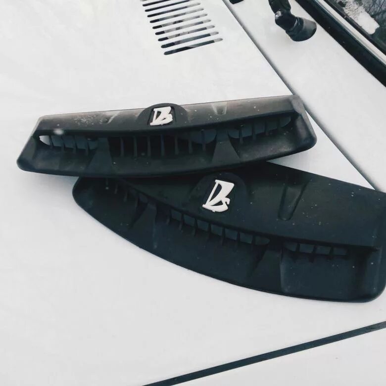 Воздухозаборник 2105. Патрубок воздухозаборника ваз 2115. Воздухозаборник 2105. Заборник хол. Заборник холодного воздуха ваз 2105.