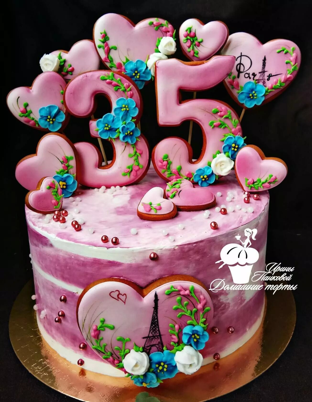 Оригинальные торты. Торт на день рождения девушке 35. Торт на юбилей 30 лет девушке. Стильный торт для девочки. Торт на 35 лет.