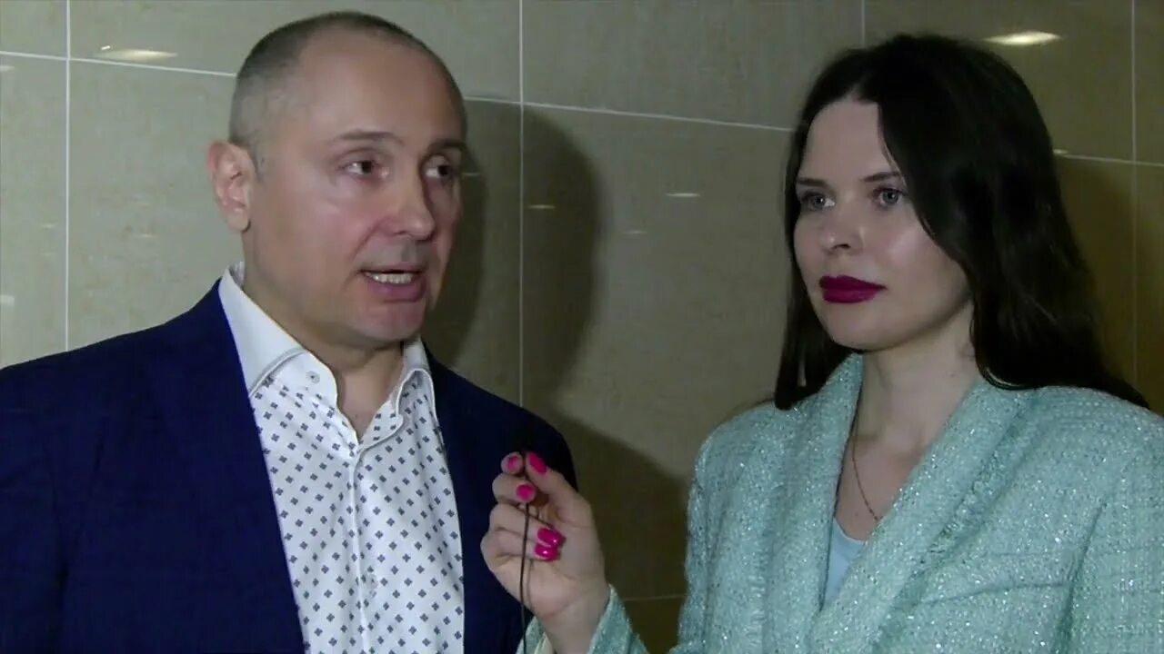 Николай игнатьев театр драмы. Лобстер на прозрачном фоне. Лангуст на белом фоне. Раки бизнесмены. Бизнесмен из балашихи.