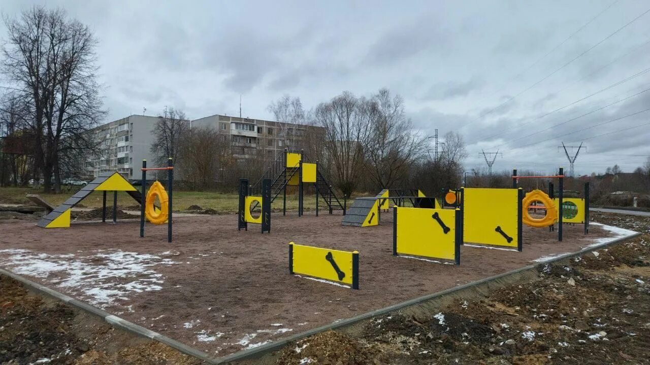 Погода в микрорайоне львовский г подольск. Микрорайон львовский подольск. строительство детской площадки. собачья площадка подольск. площадка для выгула собак.