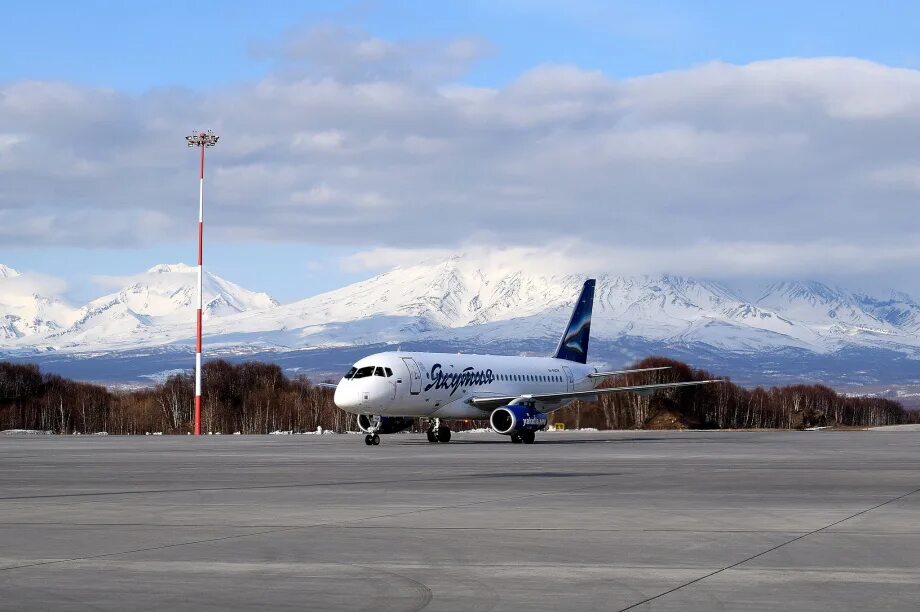 Камчатка время полета. Аэропорт елизово петропавловск-камчатский. петропавловск-камчатский елизово аэропорт 2025. петропавловск-камчатский аэропорт 2025. авиабаза елизово камчатка.