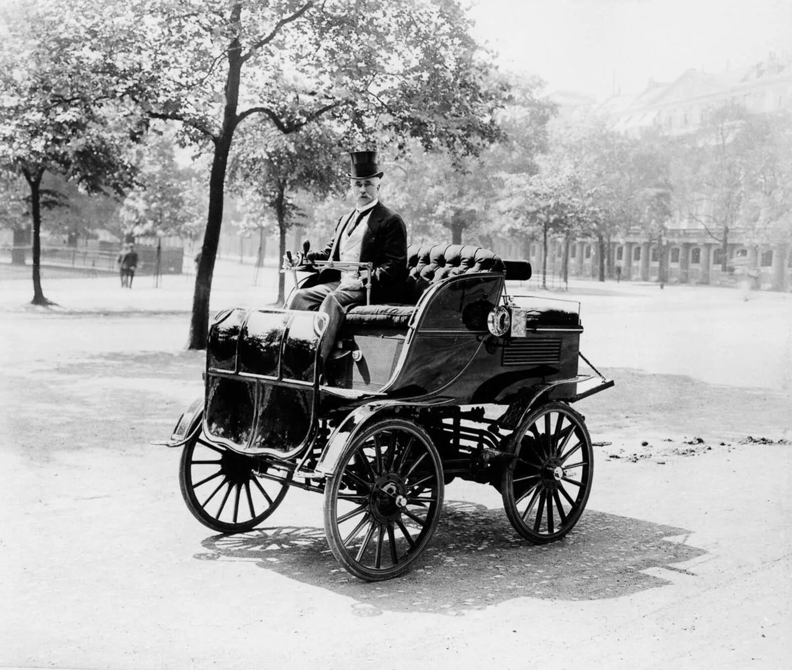 1 электрический автомобиль. Электромобиль 1899г Попова.