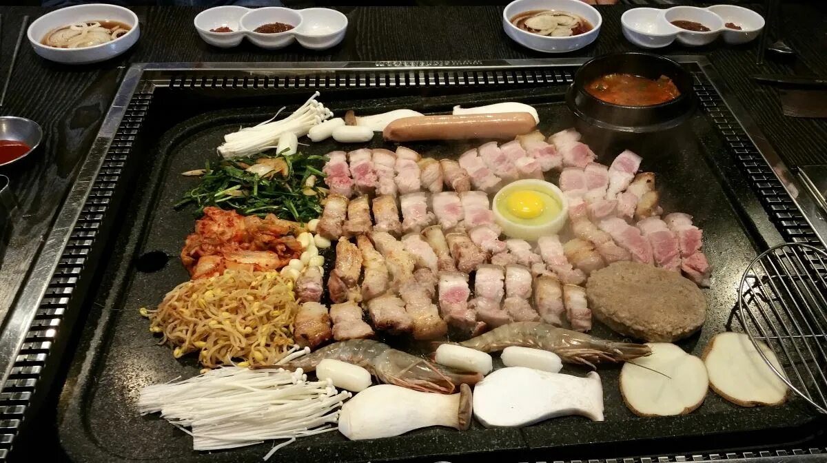 кухня петровско - екатерининской эпохи (xviii в. бильжо история про еду. кулинария в литературных произведениях. книга рецептов любимых блюд. история еды книги по кулинарии.