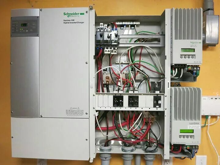 Инвертор Schneider Electric Xantrex xw6048-230-50. Xantrex инвертор. Инвертор Schneider Electric xc540. Гибридный инвертор Hober hsph7500h.