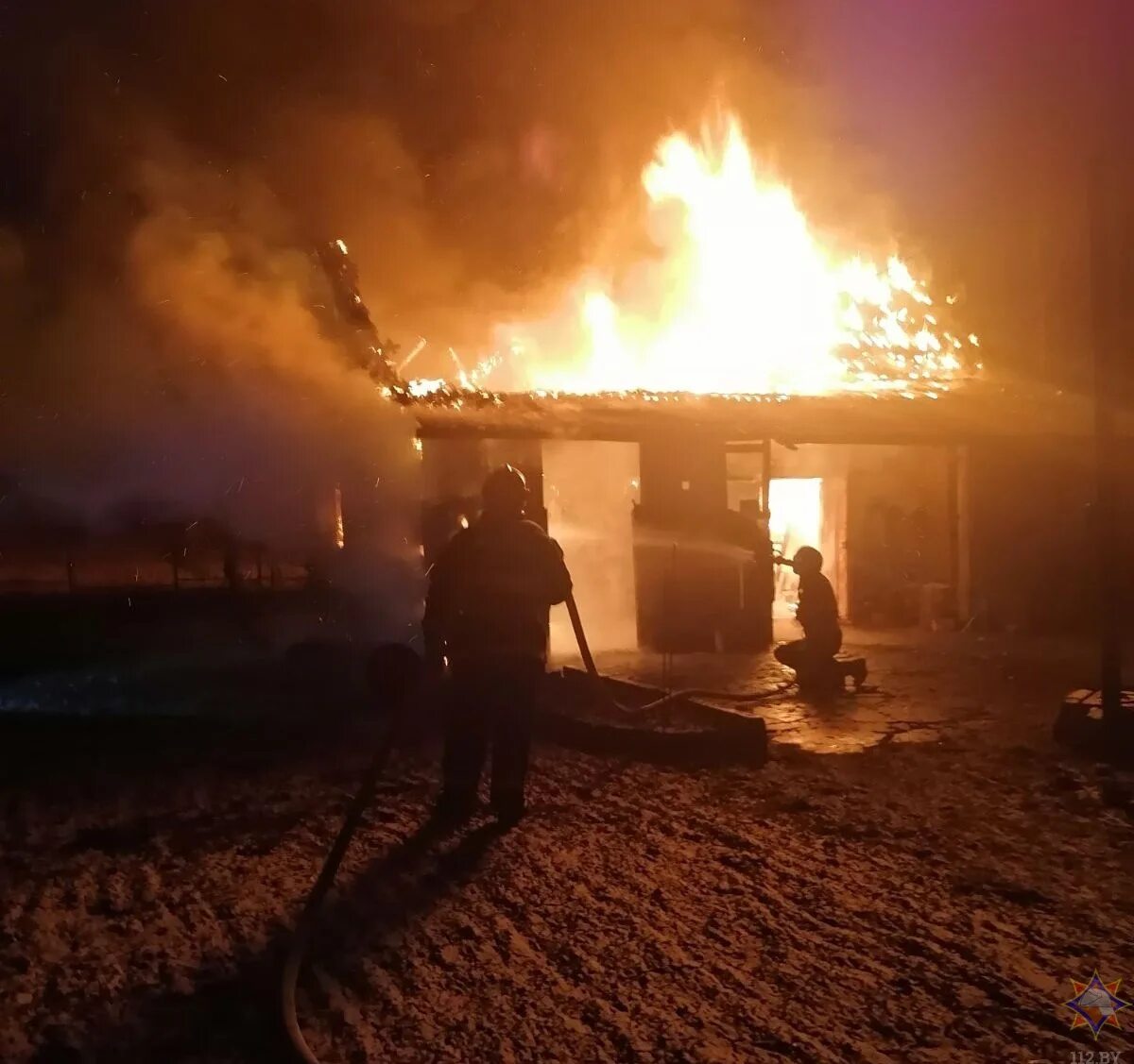 Видео пожара в кардымово. Пожар в кардымовском районе. Видео пожара в кардымово. Пожар в кардымовском районе. Небольшие видеоролики тушение пожара.
