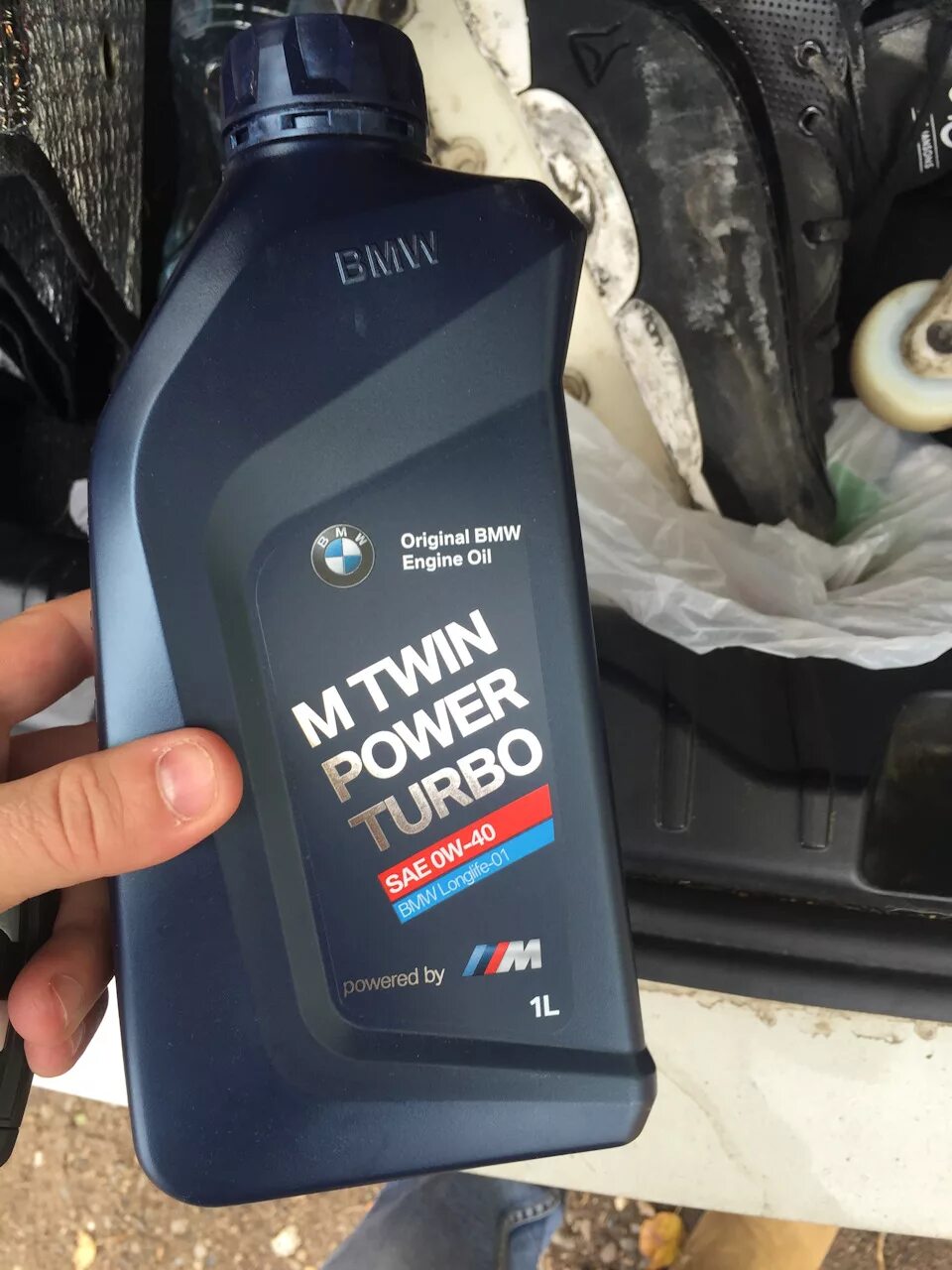 Какое масло льют в бмв х5. Масло для bmw f10 520i. масло в редуктор бмв f10 520i. гидравлическое масло в бмв е60. масло bmw diesel.