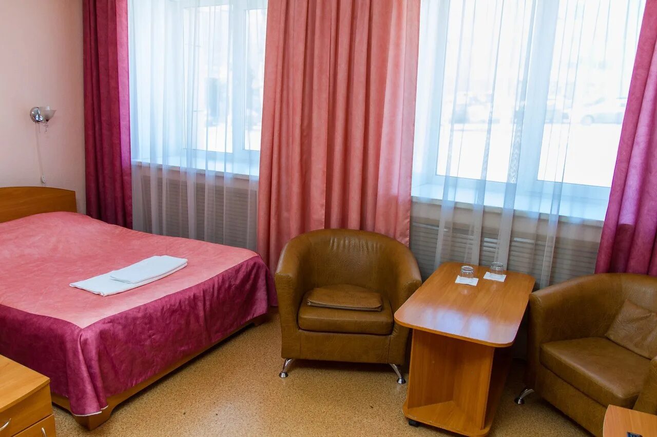 Гостиница спутник киров. Гостиница киров недорого на сутки. Город киров гостиница спутник. Гостиница спутник 2 киров. Красина 10 отель киров.