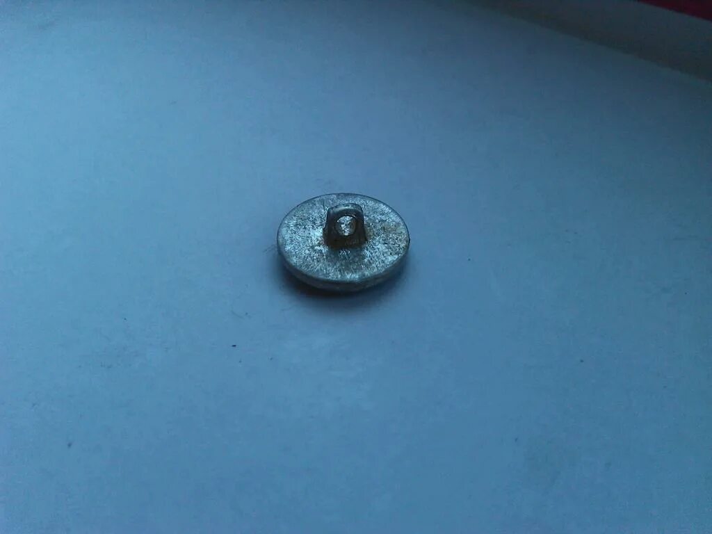 определить пуговица. пуговица гренада. золотистая пуговица с собакой. определить пуговица. старинные пуговицы со львом.