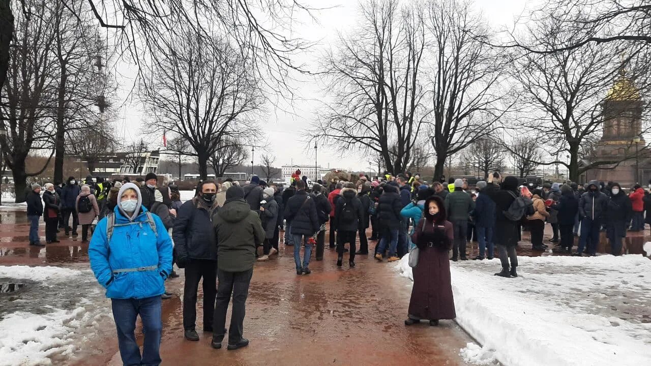 Акция памяти крокус видео. Акция памяти Немцова. Акция памяти Бориса Немцова. Мост Немцова 27 февраля 2023.