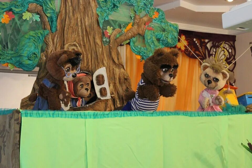 Казахстан магазин одежды. Ясли сад костанай. Воспитатели детского сада на кустанайской. Микрорайон аэропорт костанай фото. Костанай магазины.