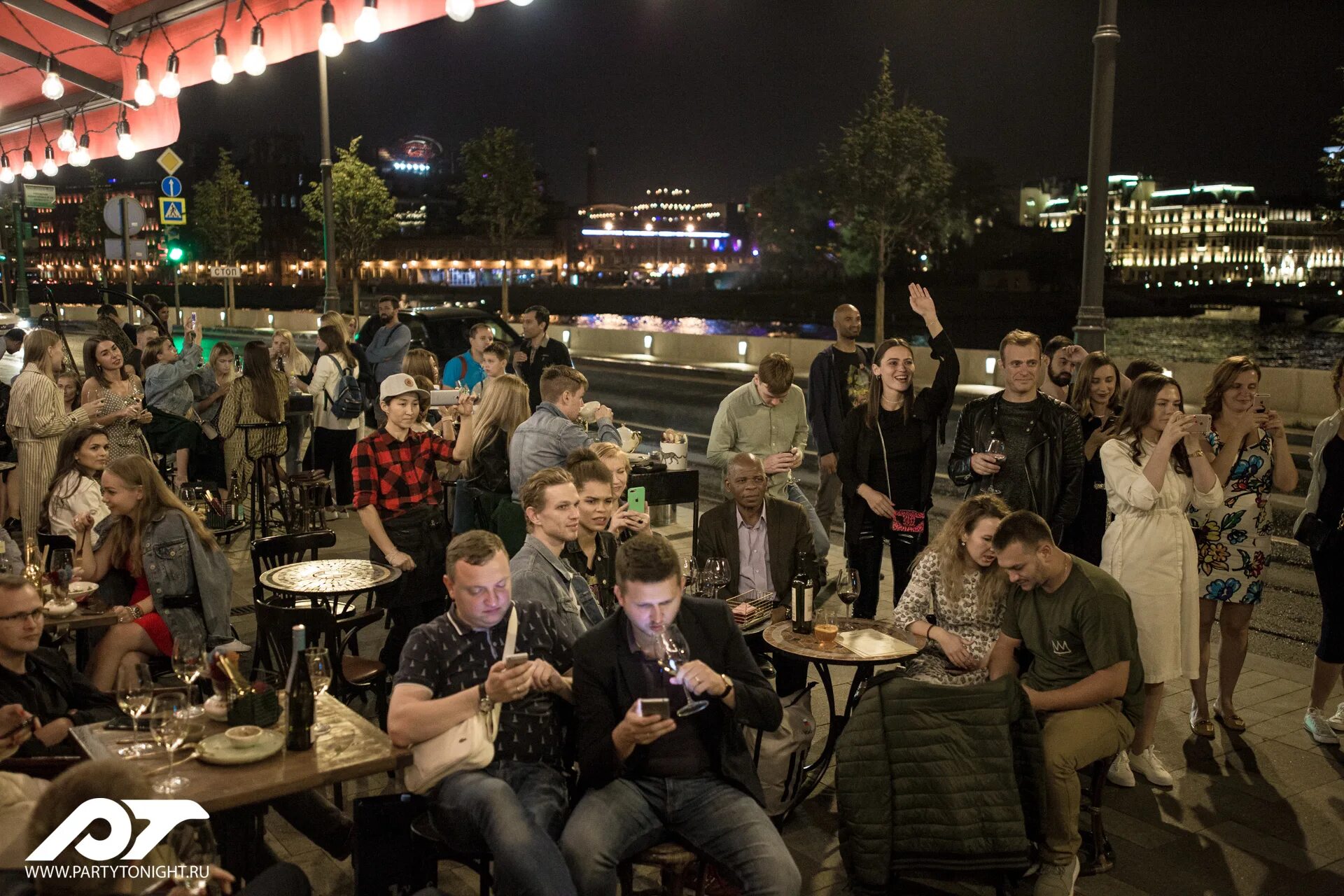 танцы food&people, москва. Dance and food бар. бар танцы пречистенке набережная. бар фуд энд пипл. танцы и вино пречистенская наб.