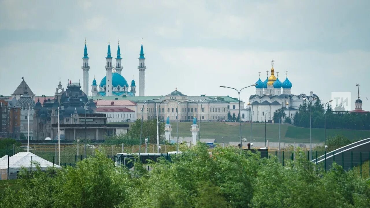 Главный город татар. Казань татар информ. казань столица татарстана. казанский кремль татар информ. казань летом.