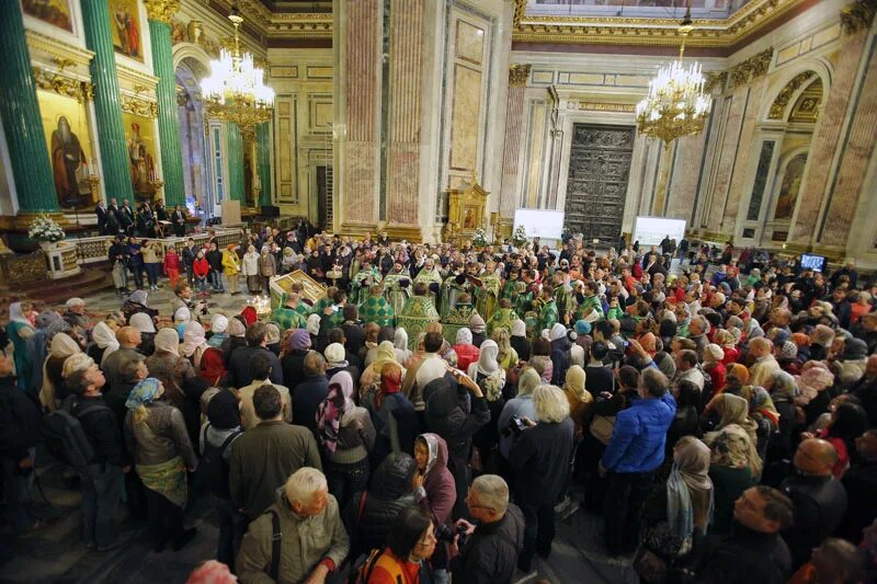 Богослужения в исаакиевском соборе. Исаакиевский собор церковные службы. Исаакиевский собор литургия. Исаакиевский собор богослужения. Исаакиевский собор литургия.
