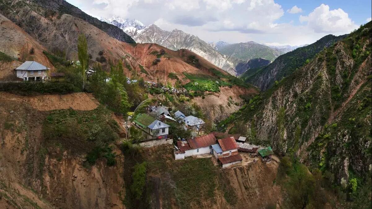 Кишлак лойоби фото. Узбекистан аулы кишлаки. Горний кишлак Узбекистан. Дагестан кишлак. Аул и кишлак.