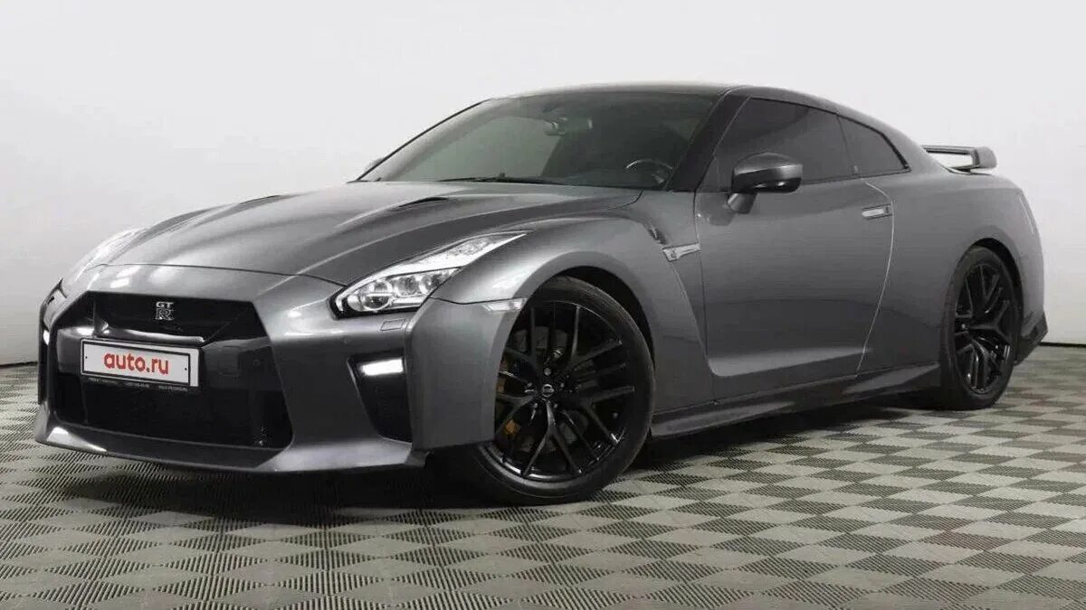 Купить nissan gt. Nissan GTR 2017 серый. Nissan GTR r35 2017. Nissan GTR r35 Рестайлинг 3. Nissan GTR r35 серый.