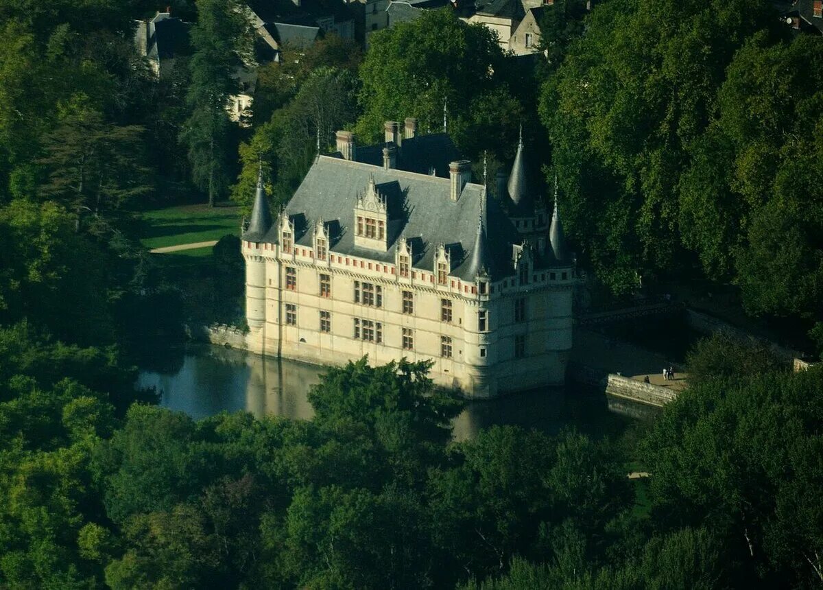 Ле имой. Азе-лё-ридо во франции. Ле имой. Ле имой. Ле имой.