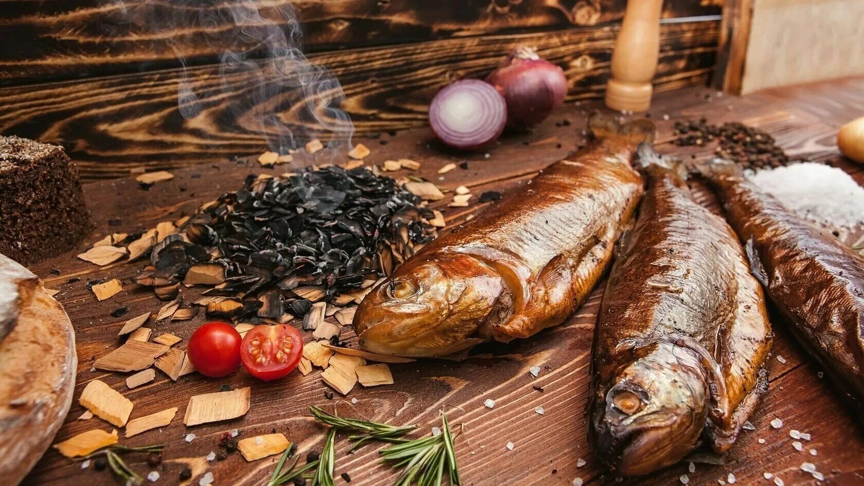 Продукты холодного копчения. Рыба холодного и горячего копчения. Мясные изделия горячего копчения. Домашнее копчение. Рыба холодного копчения ассортимент.