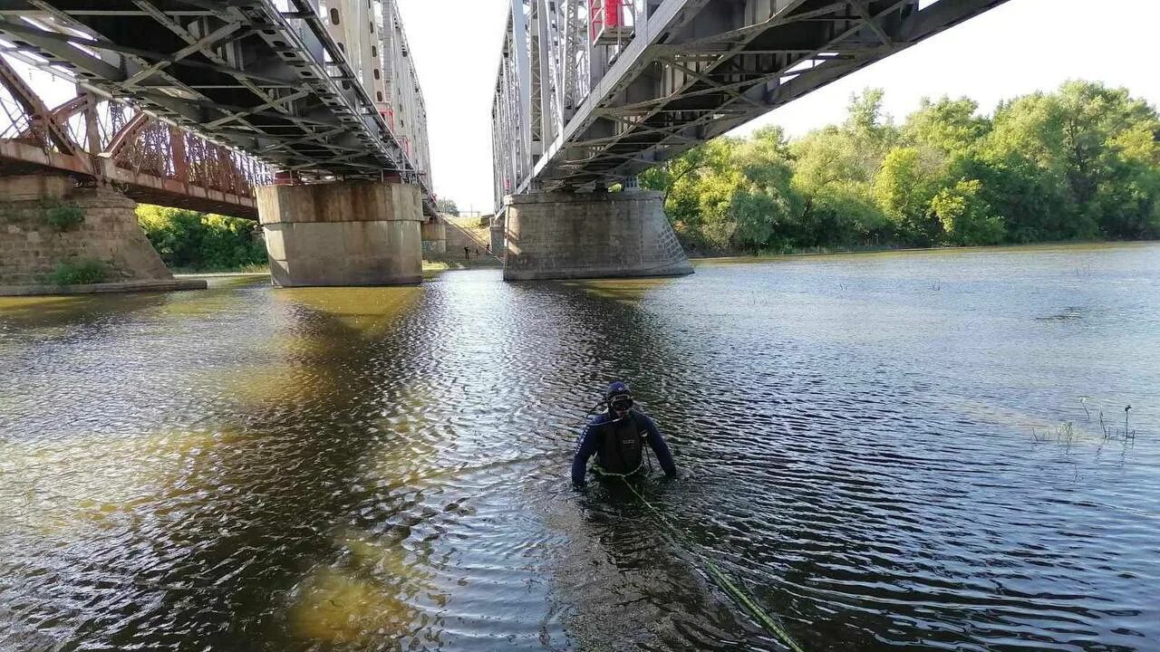 Уровень воды в хопре на сегодня балашов. Балашов город река Хопер. ЖД мост. Хопер мост. Река в Балашове Саратовской области.