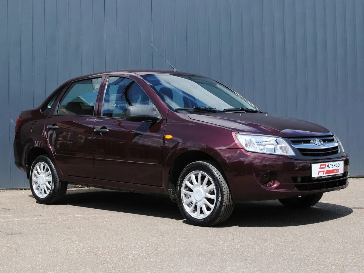 Lada Гранта (2G) FL 1.6 бензиновый 2020 Борнео на DRIVE2