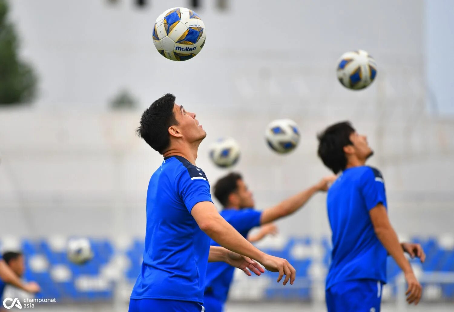 Спорт футбол узбекистан. Rustam Ashurmatov футболист. O'zbekiston Futbol. Футбол Узбекистан. Спорт Узбекистан.